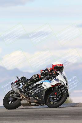 media/Nov-16-2025-Race Pace (Sun) [[8c5fa54630]]/Non Verified Riders (1st 20 Minutes)/7-Turn 9 Entry (210pm)/